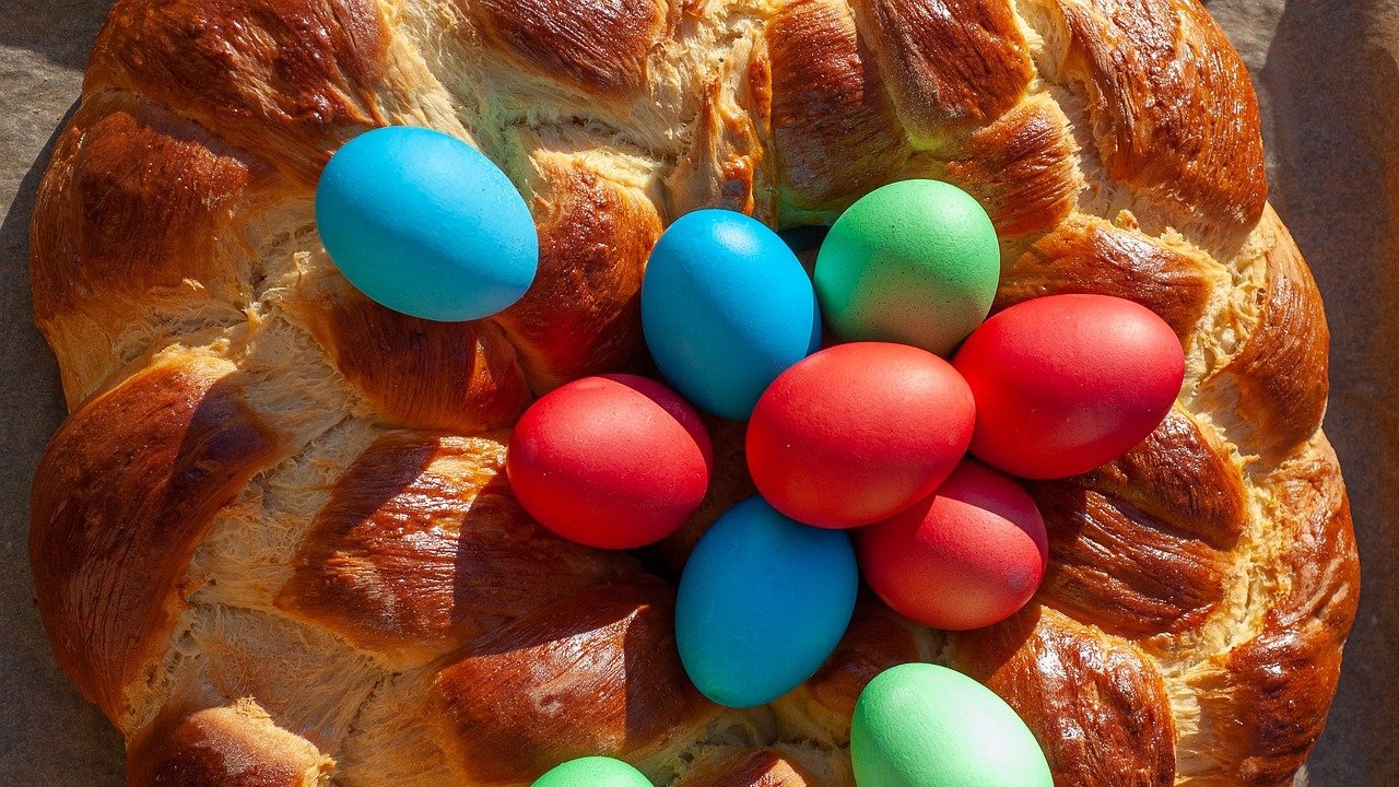 Социално слаби и самотно живеещи от разградското село Островче ще получат козунаци и яйца за Великден