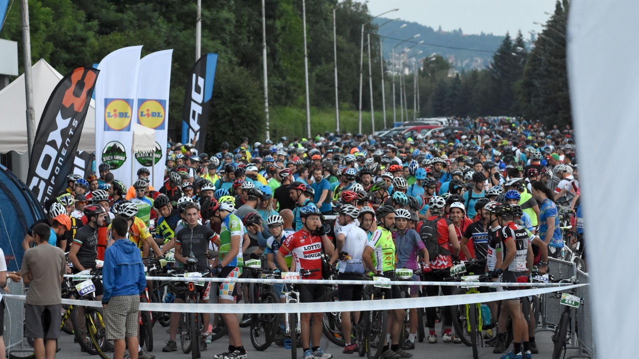 Затварят за движение пътя до връх Българка заради колоездачно състезание
