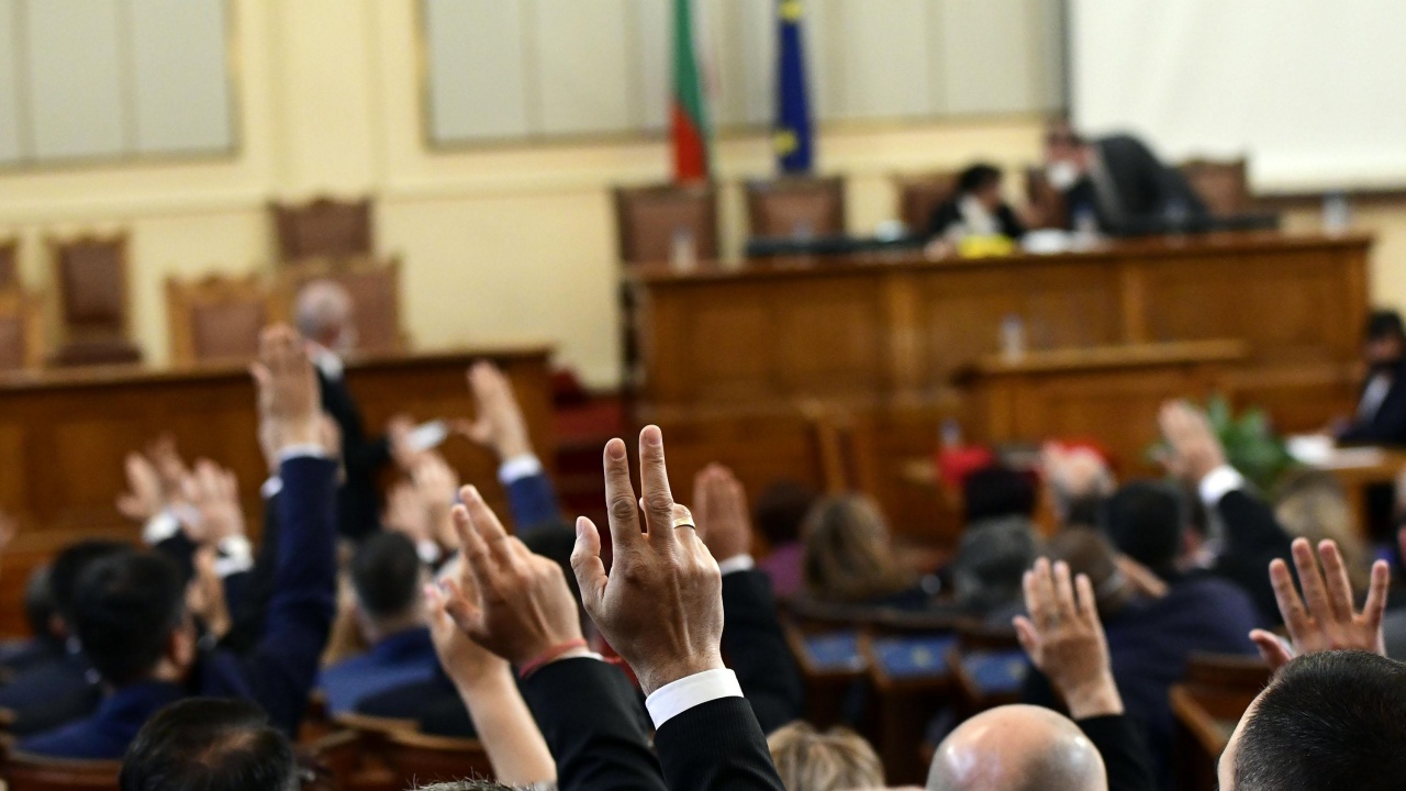 Доц. Гълъбов вижда предварителен план за живота на 45-ия парламент