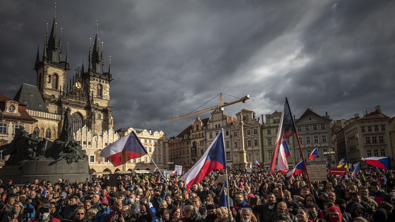 Хиляди чехи протестираха срещу президента си