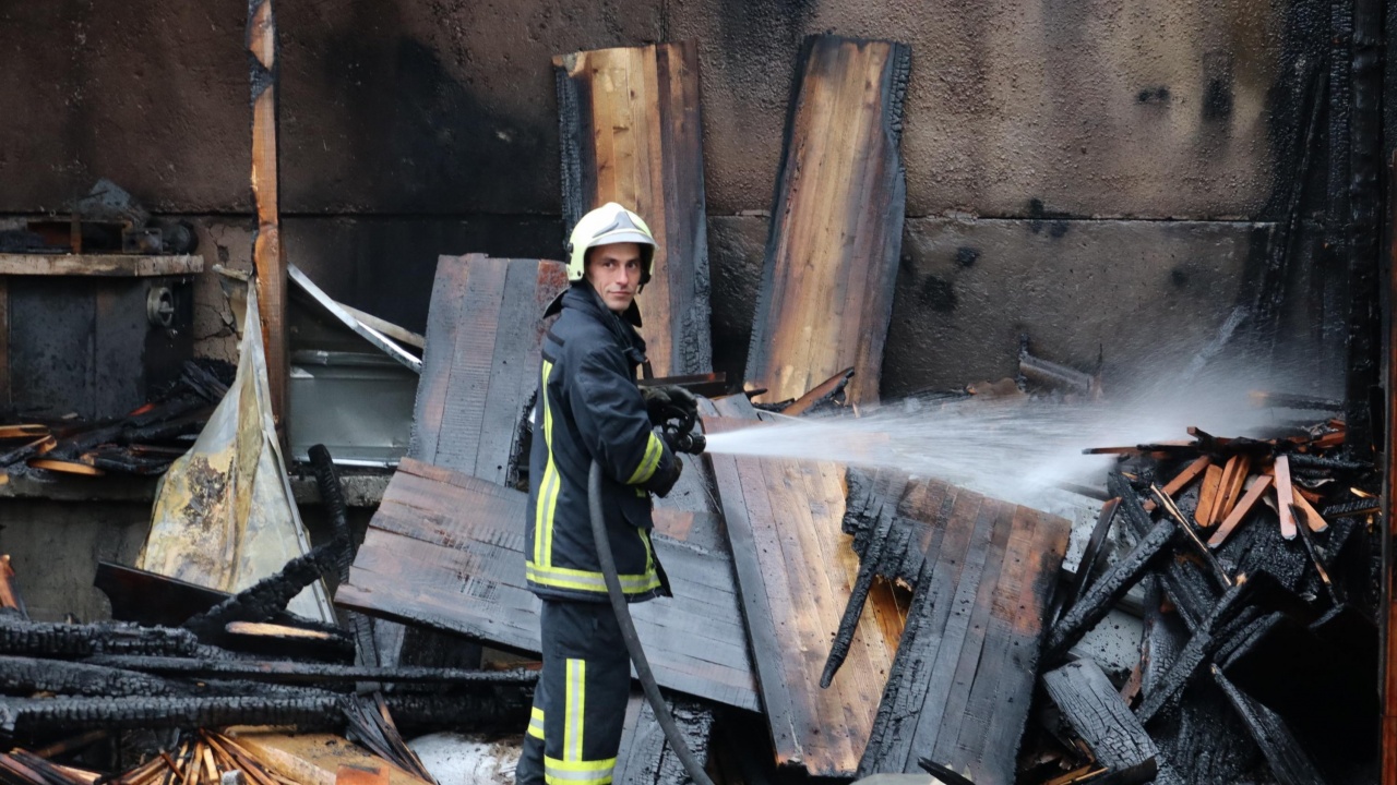 Живеещи в "Хиподрума" молят за финансова помощ след пожар в блока им 