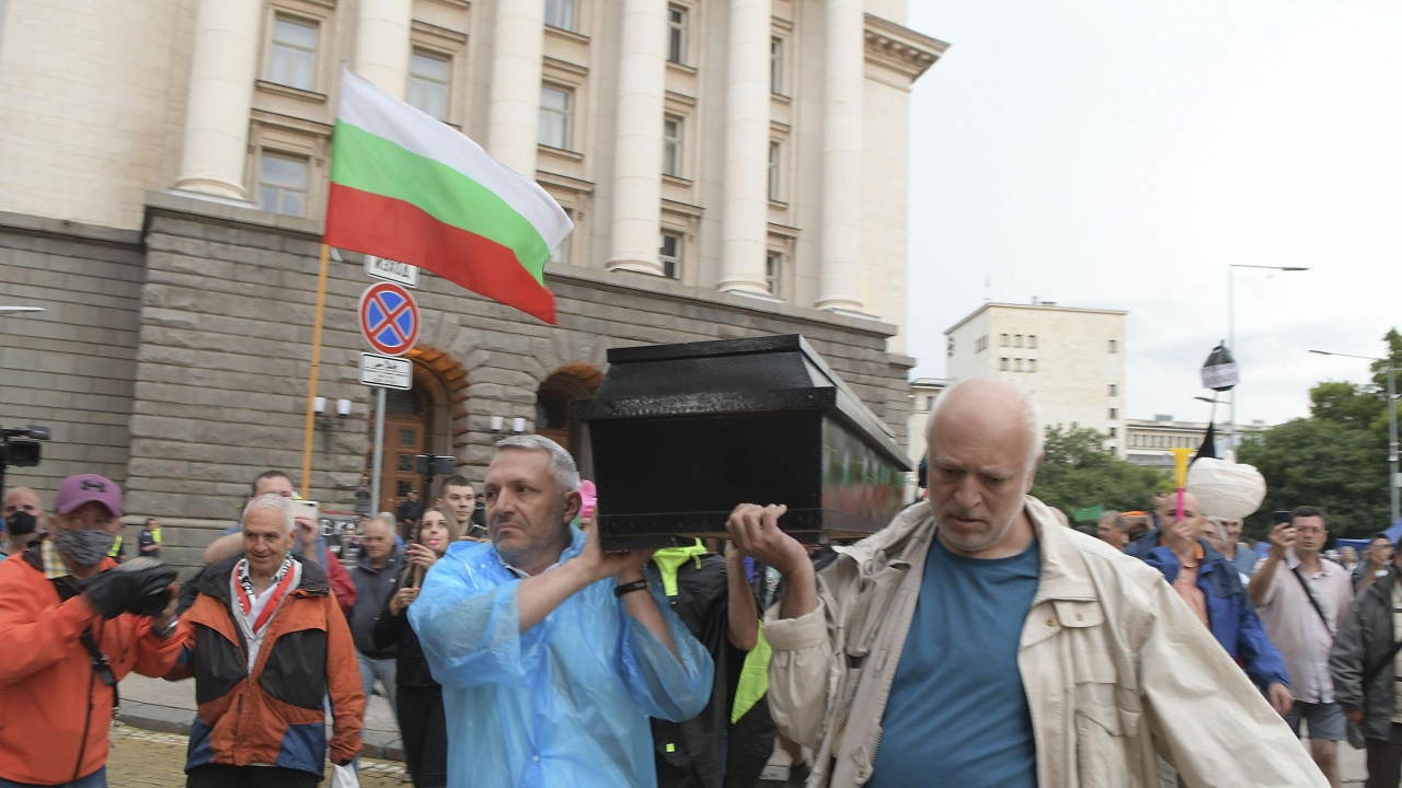 Стъки: За министър на културата е назначен човек, който плашеше инакомислещите с ковчези и хвърляше яйца по паметници на културата