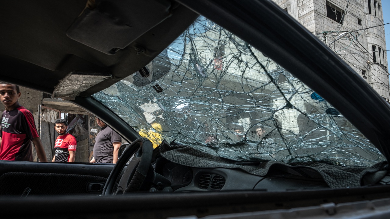 Седем души бяха ранени, след като автомобил се вряза в пешеходци в Ерусалим