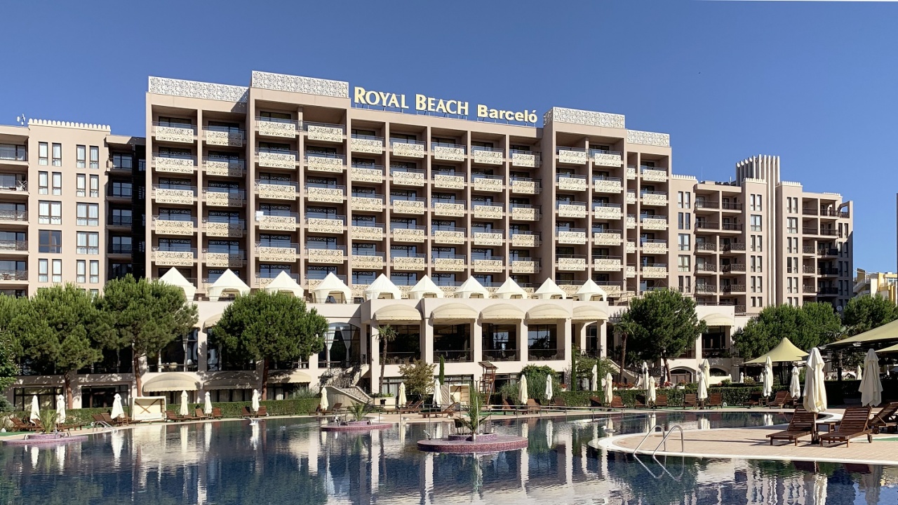 Петзвездният Barceló Royal Beach стартира летния туристически сезон с 40% отстъпка, безплатни промени в периода на нощувки и безплатен паркинг