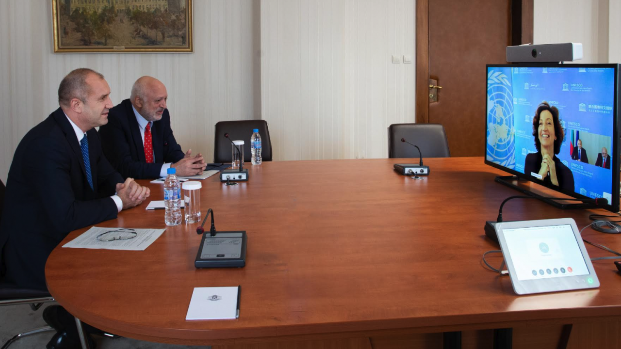Румен Радев и министър Минеков проведоха видеоконферетна връзка с генералния директор на ЮНЕСКО Одри Азуле