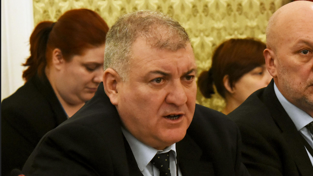 Георги Костов отговори на служебния министър на финансите след уволнението си