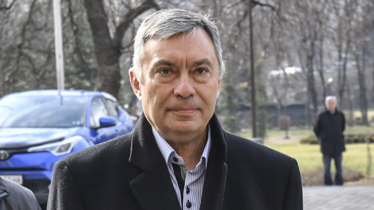 Георги Попов се прибира утре в България