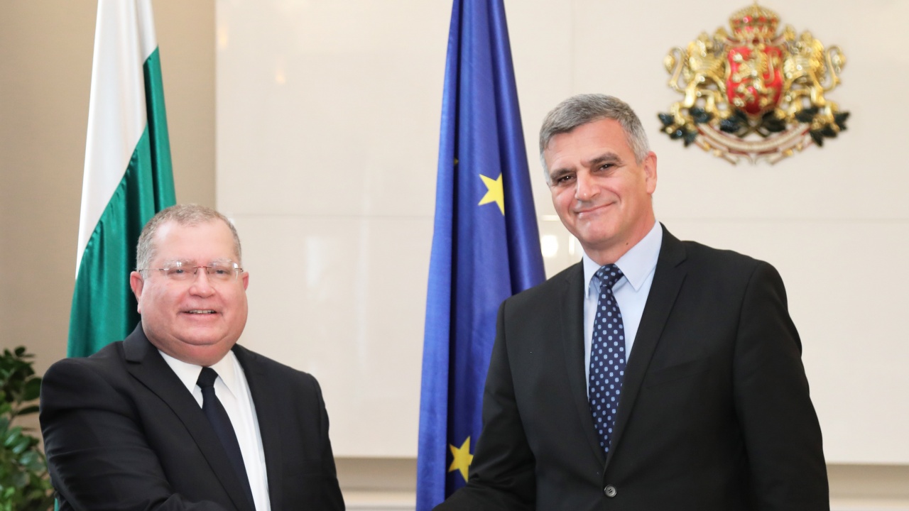Министър-председателят Стефан Янев проведе среща с посланика на Държавата Израел Йорам Елрон