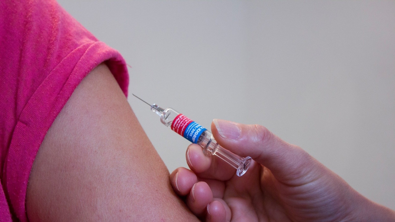 Лидерите от ЕС се съгласиха съюзът да дари до края на годината за схемата КОВАКС най-малко 100 млн. дози от ваксини