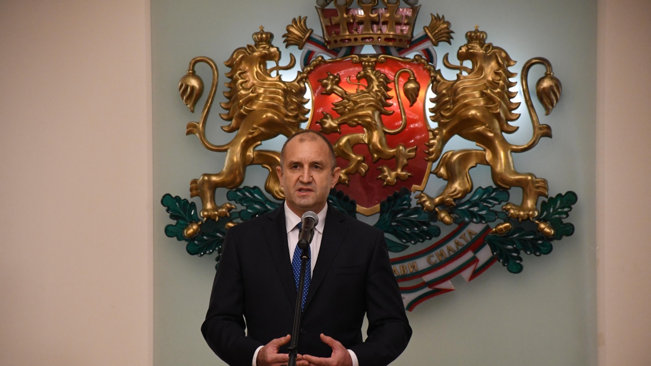 Президентът подписа указа за освобождаването на шефа на ДАНС
