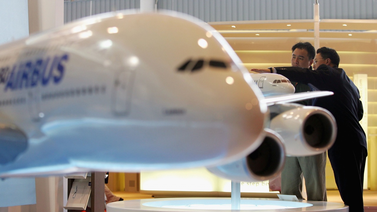 "Еърбъс" ще произвежда под 64 самолета A320 месечно до второто тримесечие на 2023 г. 