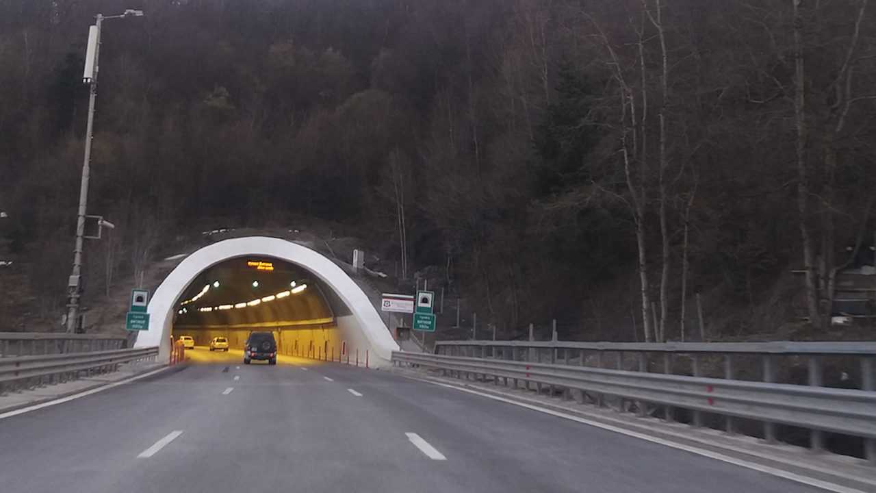 Ремонт на тръбата за София на тунел "Ечемишка" на АМ "Хемус" ще ограничи движението