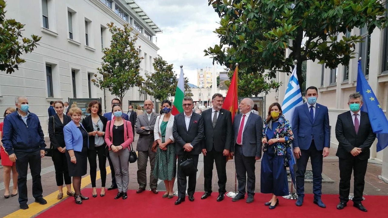 Българското посолство представи в центъра на Подгорица изложба, посветена на 24 май