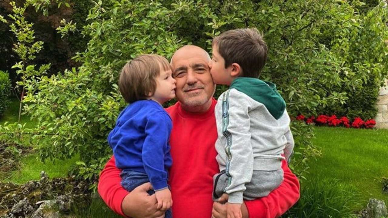Бойко Борисов показа умилителни снимки с внуците си за 1 юни