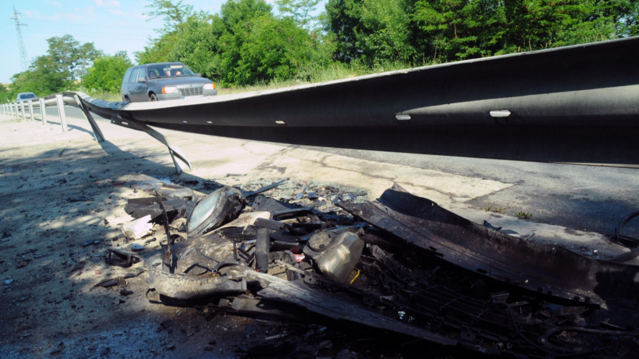 Тежка катастрофа с жертва и ранени на пътя Бургас-Елхово