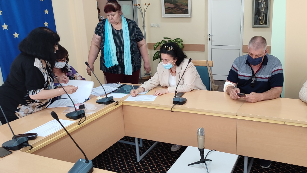 ГЕРБ-Сливен регистрира листата си с кандидати за народни представители