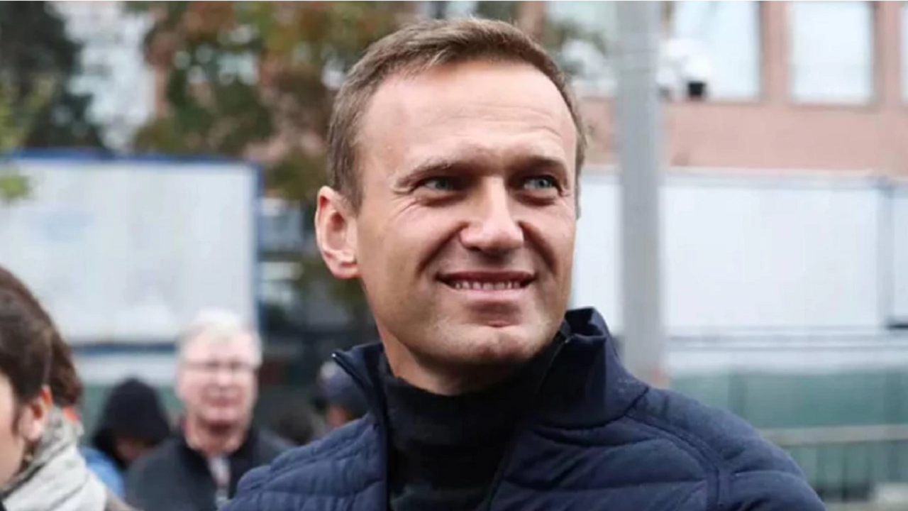 Екипът на Навални твърди, че медицинската документация след отравянето е била подправена