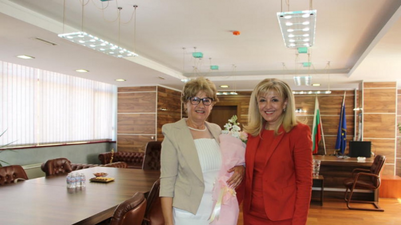 Петя Аврамова: С тревога следя случващото се в МРРБ
