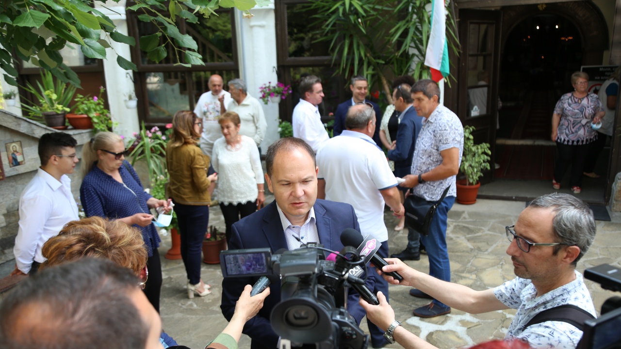 Коалицията ГЕРБ-СДС откри предизборната камапания в Ямбол с призив за ред в хаоса