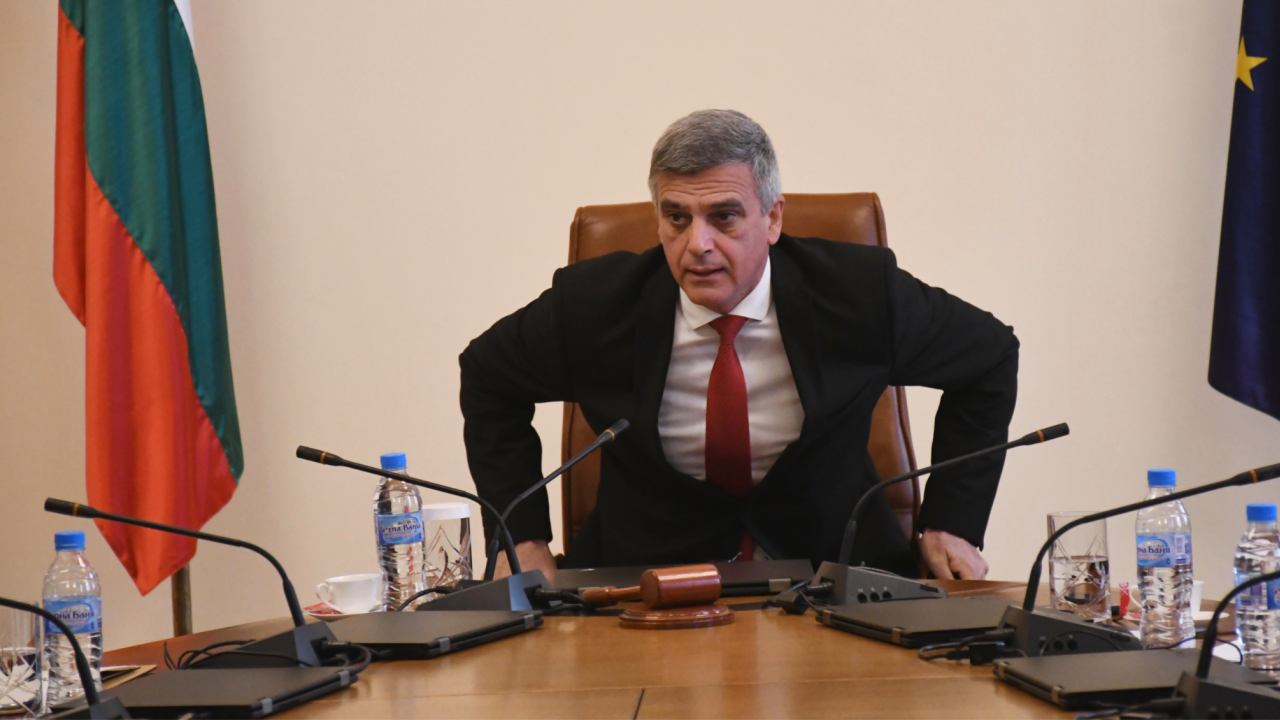 Стефан Янев проведе ключова среща във връзка с машините за гласуване