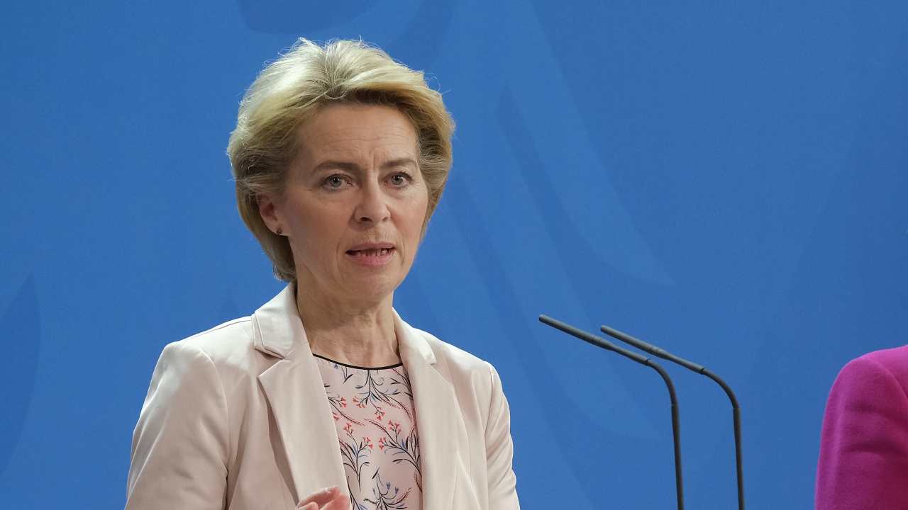 Урсула фон дер Лайен: ЕС има за цел да изнесе 700 милиона дози ваксина срещу COVID до края на годината