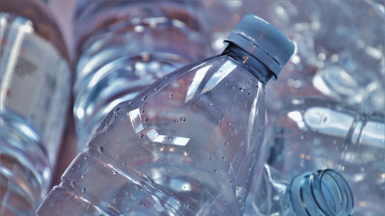Учени превърнаха пластмасови бутилки във ванилов аромат
