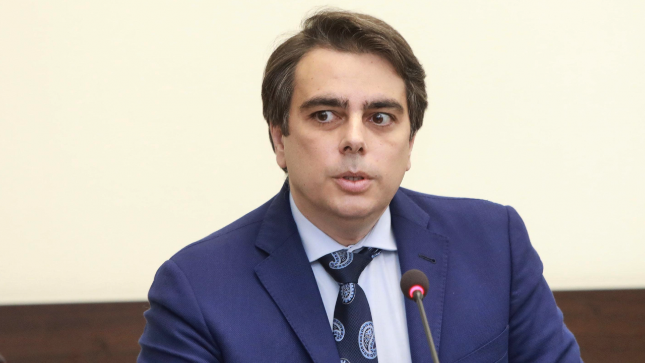 Шефът на АДФИ от месец в болнични и не може да бъде открит, министър Василев разпореди проверка в Агенцията