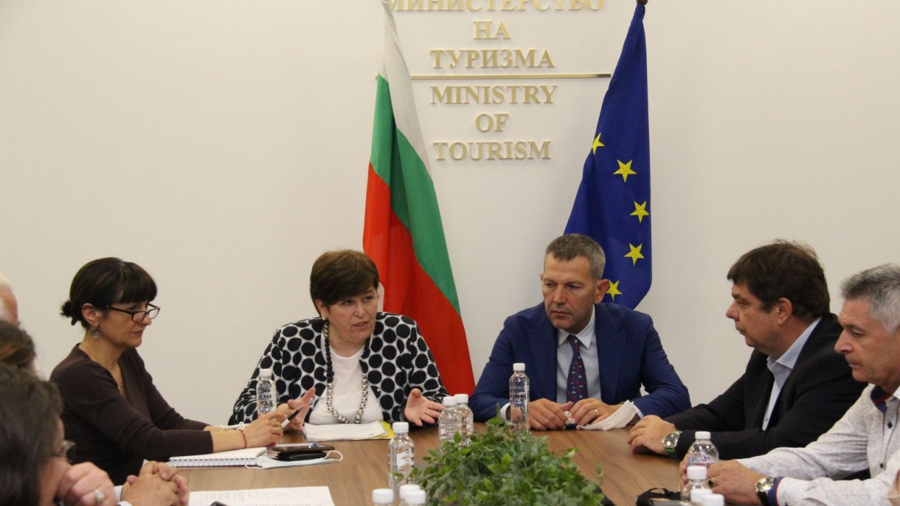 Министър Стела Балтова и министър Георги Тодоров проведоха съвместна среща с представители на Националния борд по туризъм