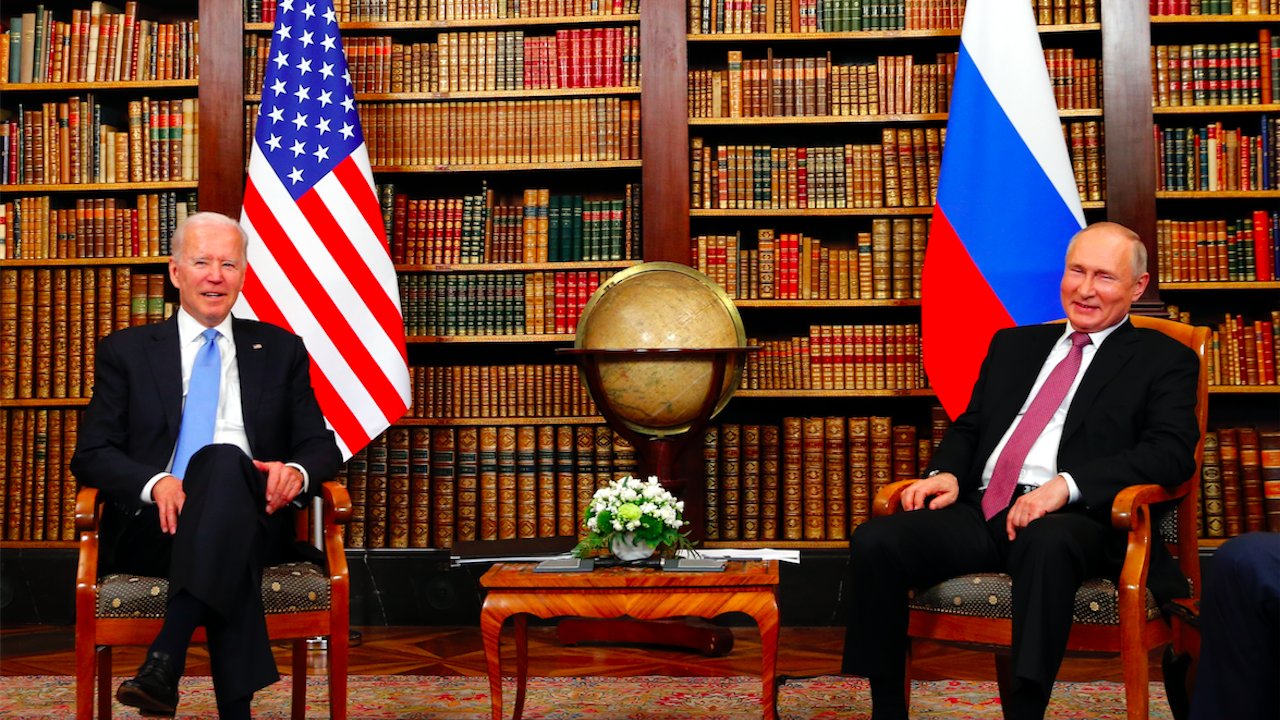 Байдън и Путин обсъдиха посланиците, ядрените оръжия и още много други теми