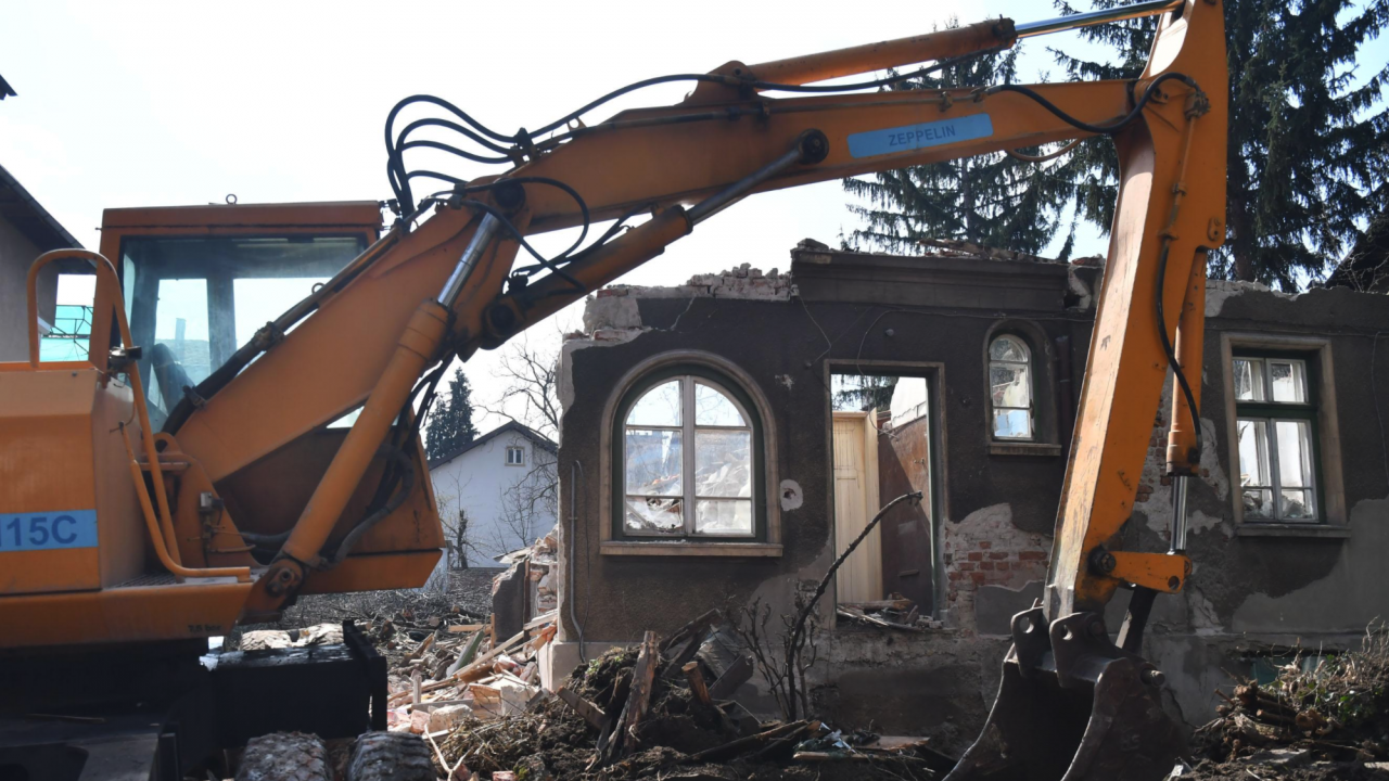 Главният архитект на Столична община издаде заповед за премахване на сградата на Румен Гайтански-Вълка на язовир "Искър"