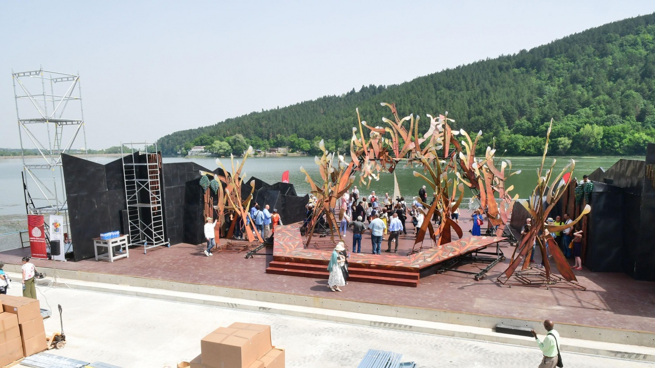Близо 50 спектакъла на фестивала „Музи на водата“ на езерото Панчарево