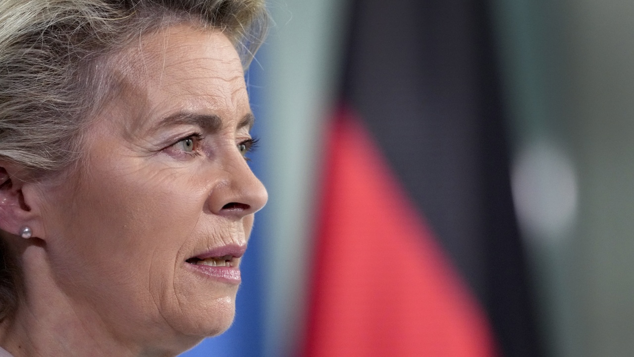 Урсула фон дер Лайен нарече унгарския закон за ЛГБТ+ "срамен"