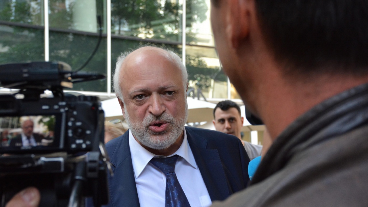 Директорът на БНТ сезира международни институции за натиск от страна на проф. Минеков