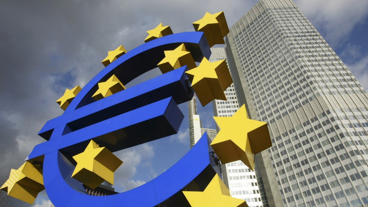 ЕЦБ отчита забавяне на банковото кредитиране за частния сектор в еврозоната през май
