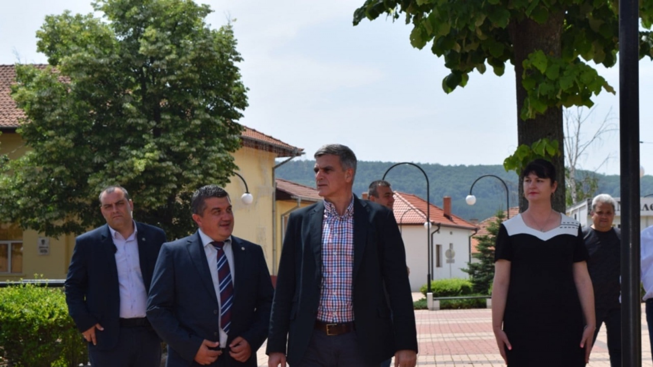 Премиерът Стефан Янев проведе среща с кметове от  Средногорието