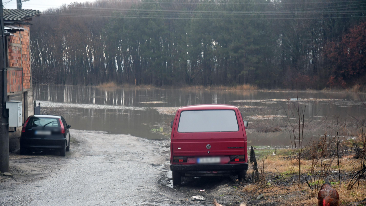 След пороя: Откъснати села и наводнени къщи в Община Антоново