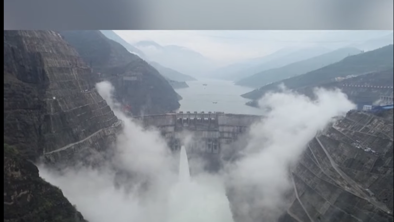 В Китай пуснаха в експлоатация втората най-голяма ВЕЦ в света