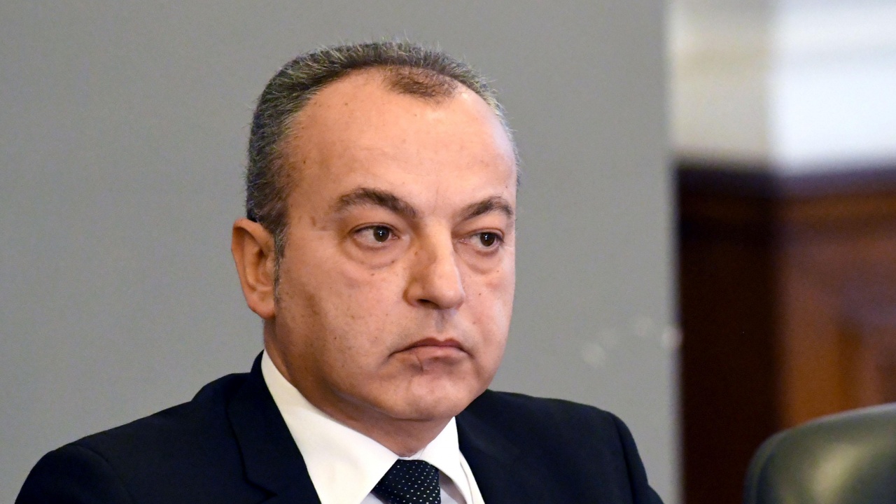 Гълъб Донев: Върна се явлението в плик под масата да се получават пари