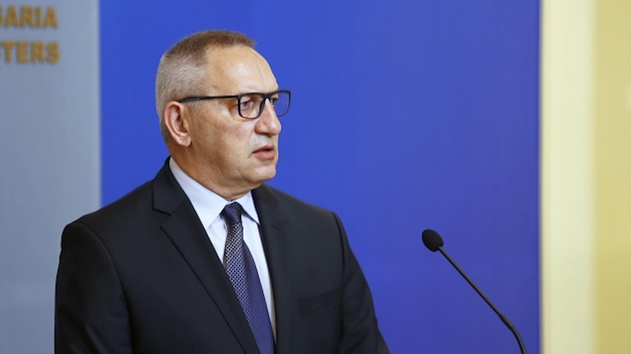 Министър Кузманов: Фирма, свързана с Божков, е печелила редовно обществени поръчки на БСТ от 2011 г. насам
