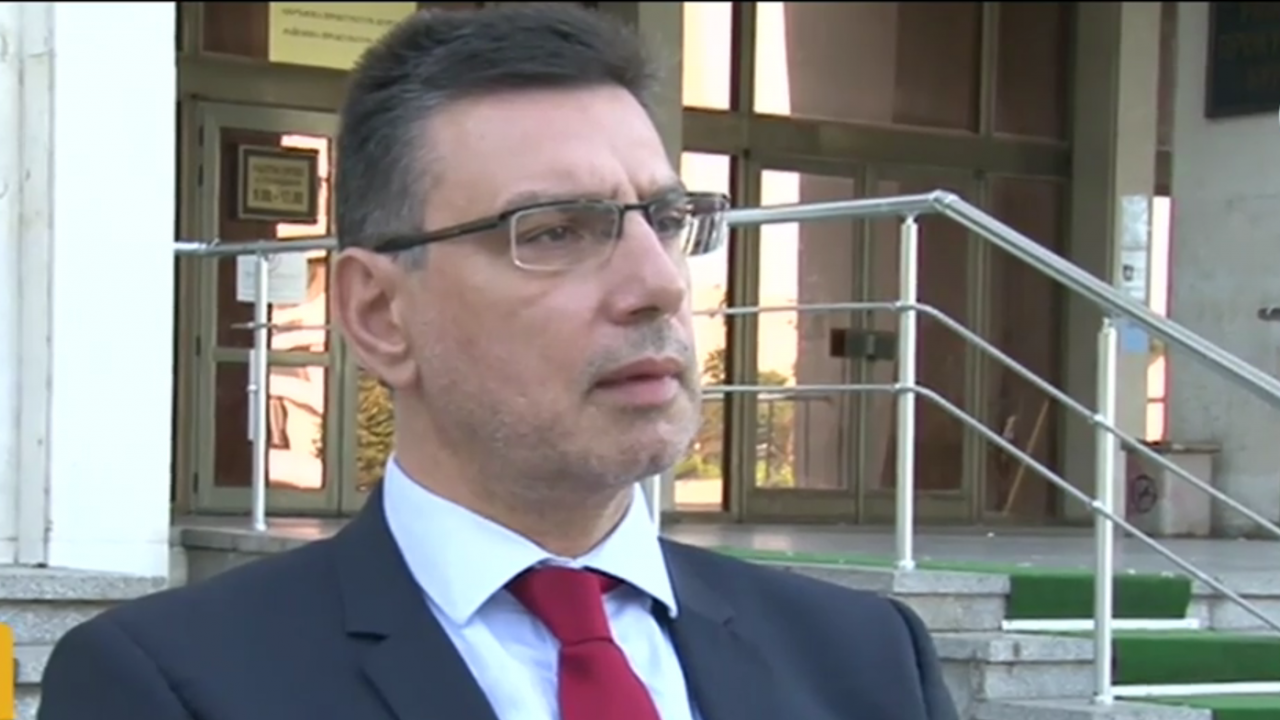 Прокурор с подробности за мъжа, наръгал 17 пъти момиче в Бургас