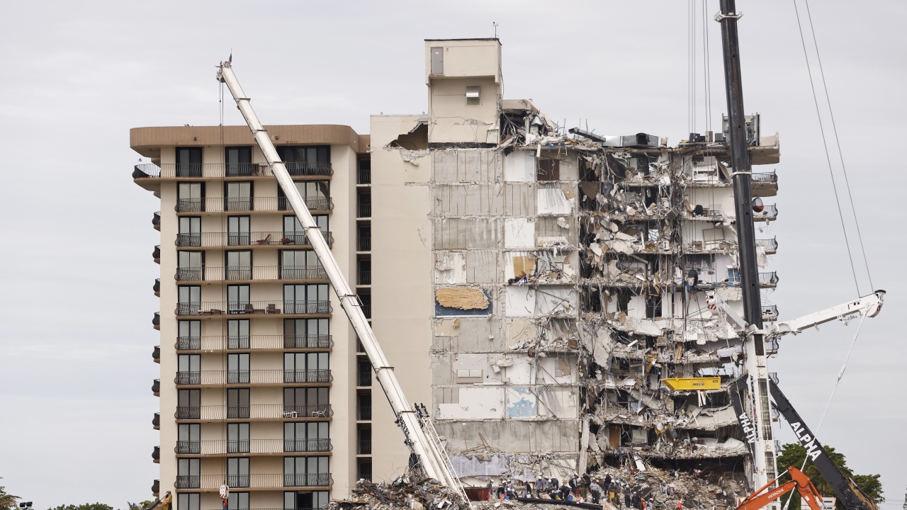 Утре ще бъде досъборена срутилата се жилищна сграда във Флорида