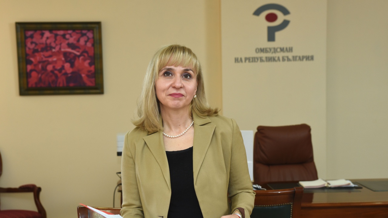 Омбудсманът Диана Ковачева атакува пред Конституционния съд пожизнено намалените пенсии