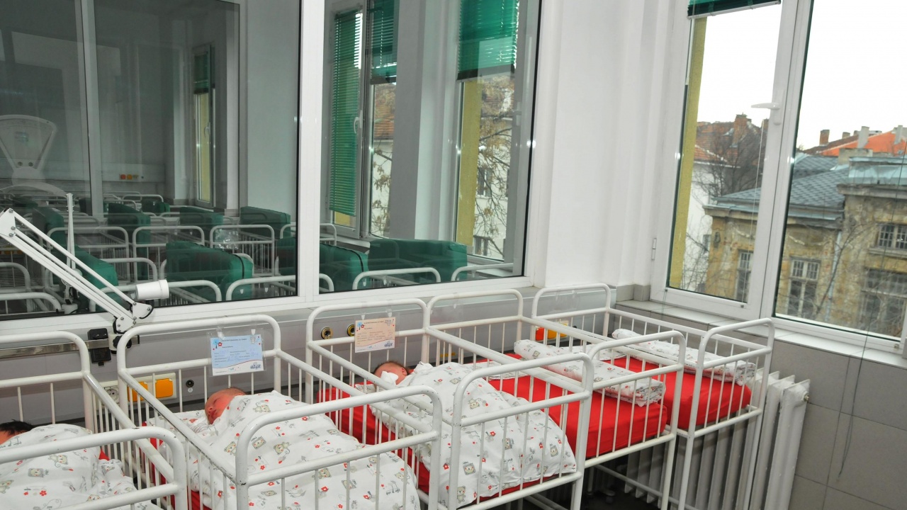 33-годишна жена със стерилитет роди здраво бебе с помощта на медици в София