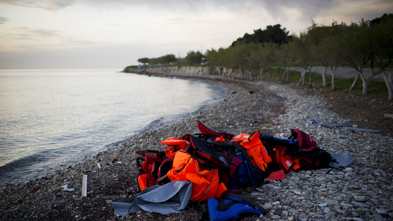 21 души се удавиха край бреговете на Тунис 