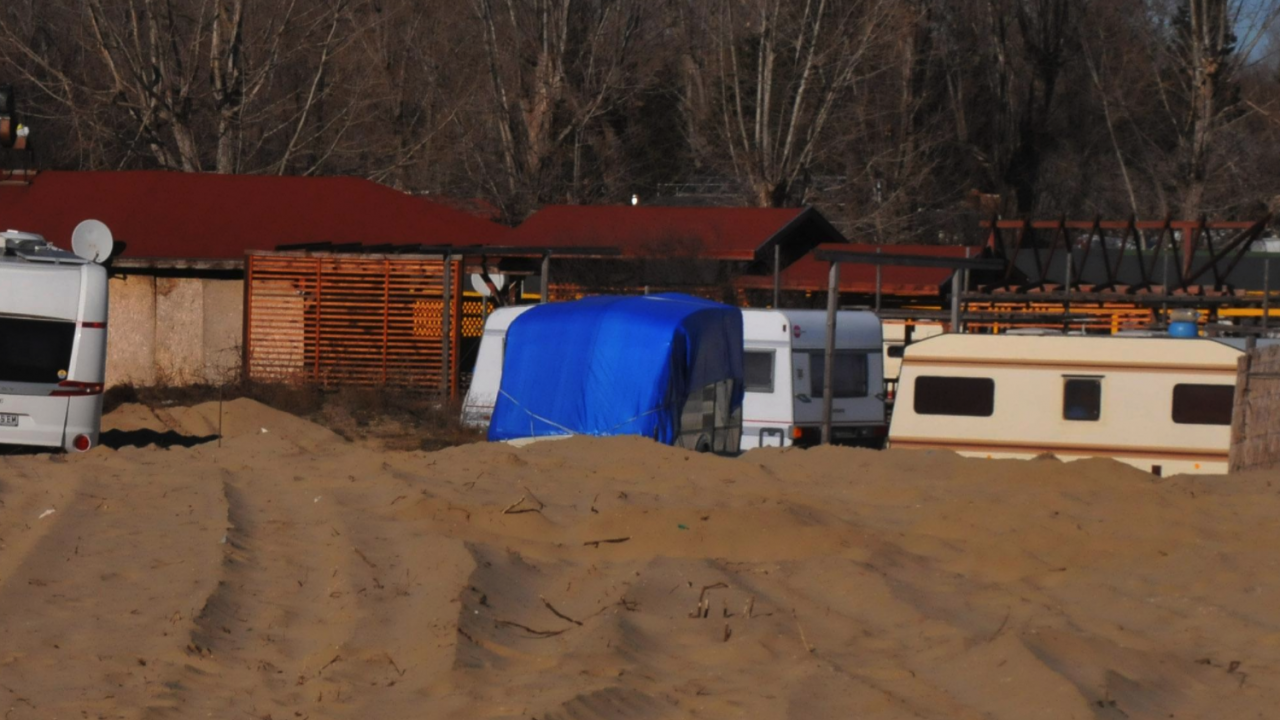 Прокуратурата сезира три министерства за незаконно строителство на плажовете "Смокиня" и "Каваци"