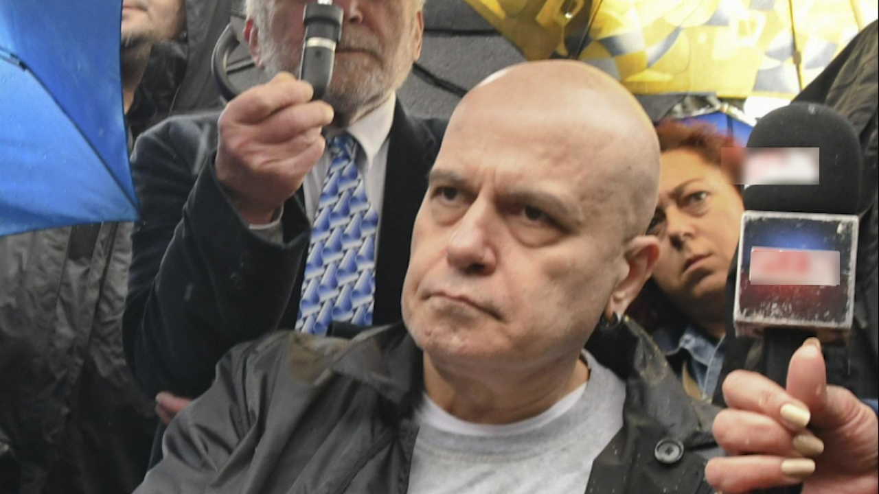 "Монд" видя Слави болен и със "сиво-синкава кожа", Трифонов проговори за политиката и Гешев