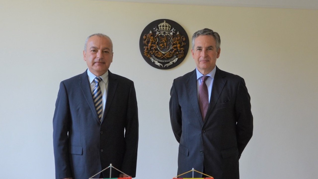 Министър Донев се срещна с посланика на Кралство Испания Алехандро Поланко Мата