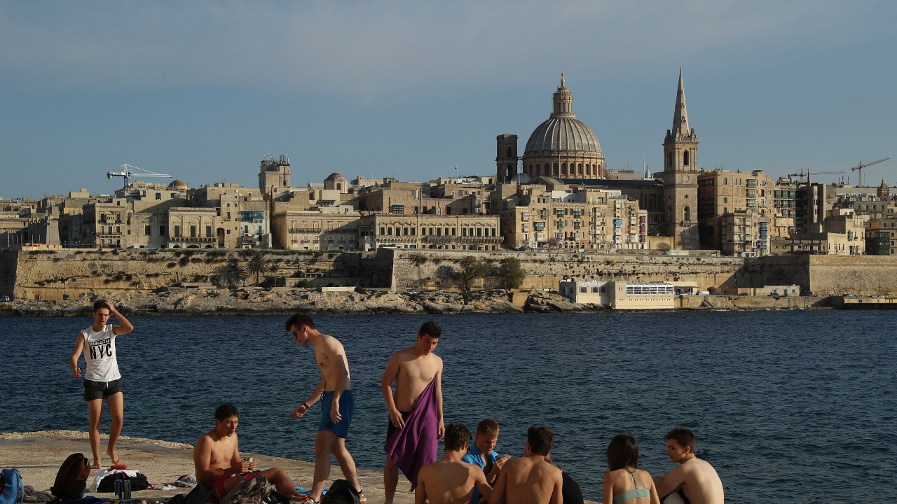 ЕК не приема подхода на Малта да пуска през граница само ваксинирани пътници