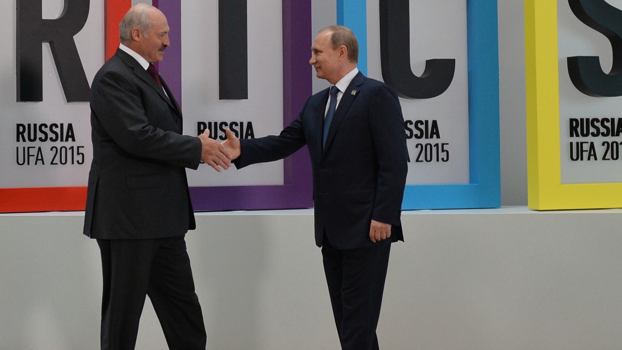 Александър Лукашенко в Русия: Ще устоим на натиска отвън
