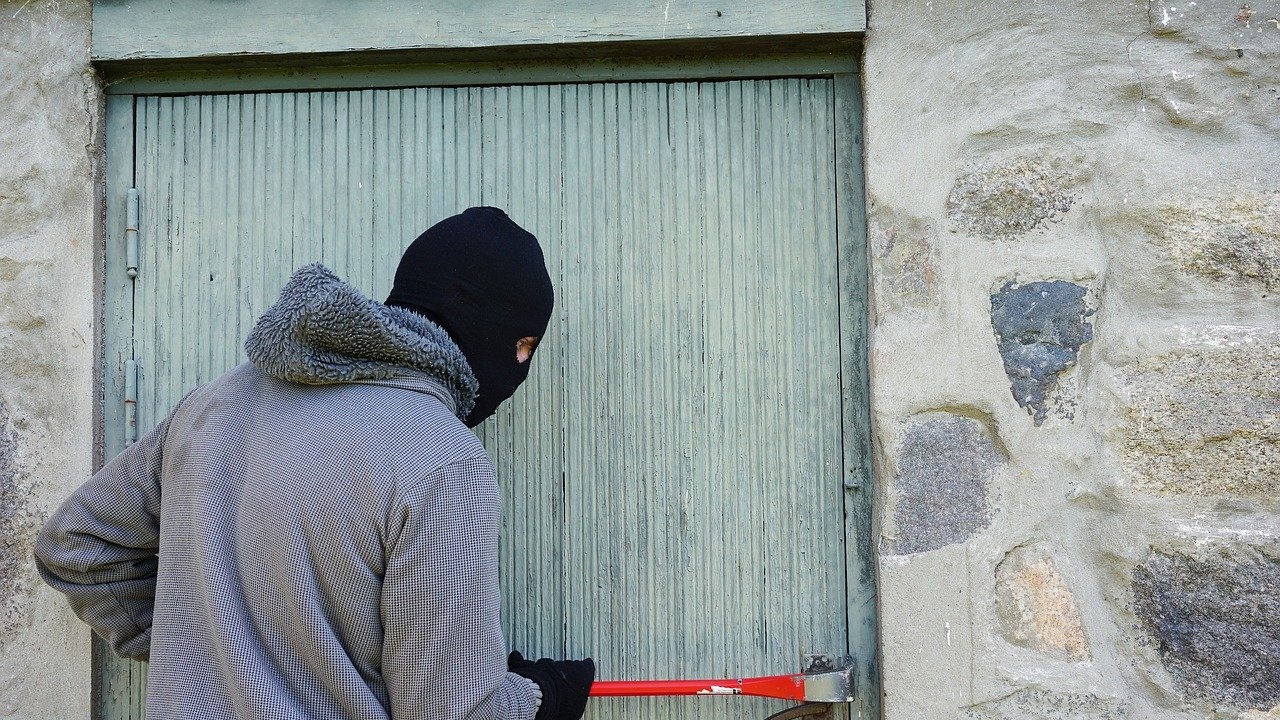 Жители на села около Поморие и Несебър се оплакват от серийни кражби